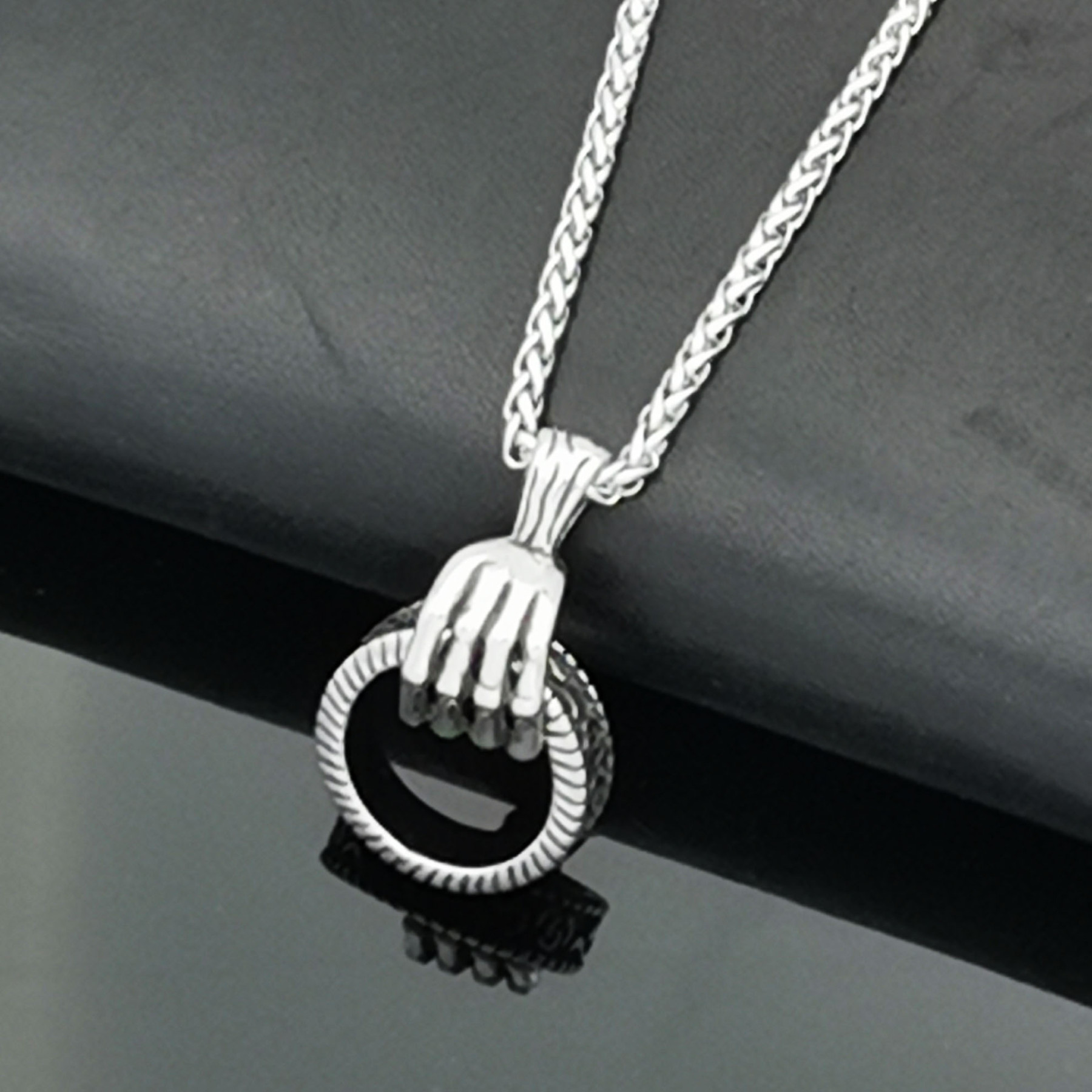 Edelstahl Halskette mit 3D Anhänger Teufelshand-Ring Edelstahl Halskette mit 3D Anhänger Teufelshand-Ring