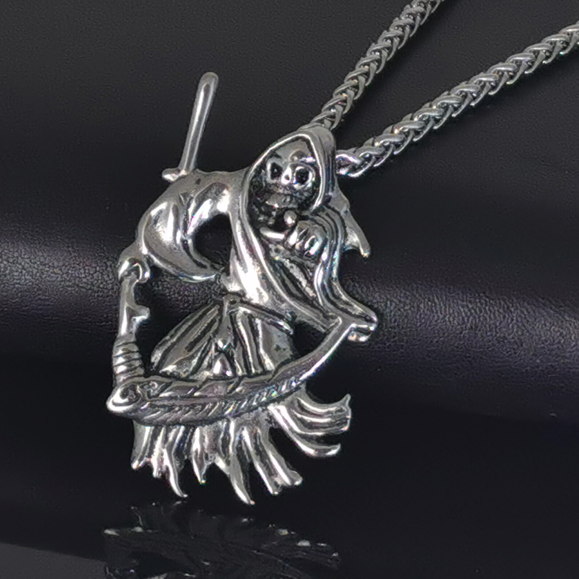 Edelstahl Halskette mit 3D Anhänger: Teufel Totenkopf Edelstahl Halskette mit 3D Anhänger: Teufel Totenkopf