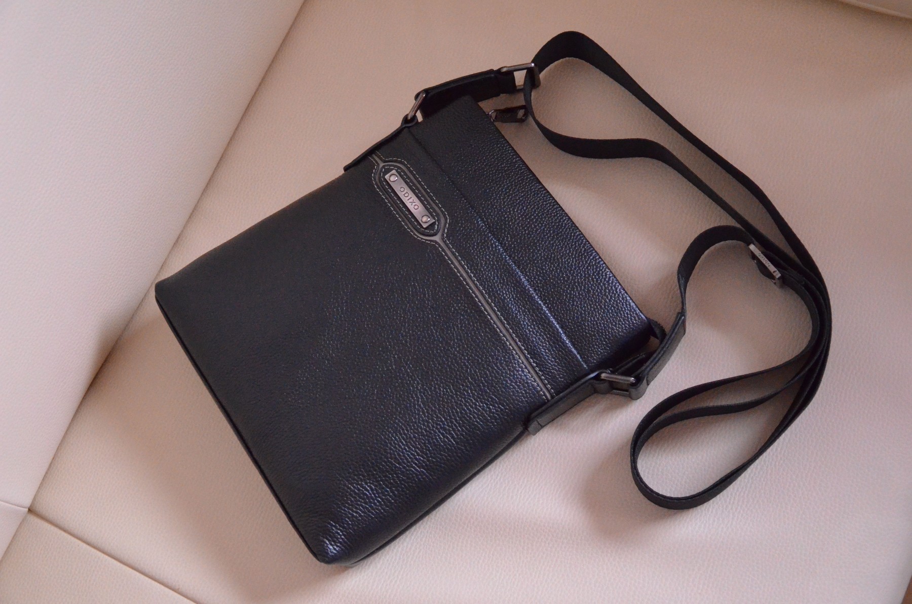 ODIXO Herren Umhängetasche Messenger Bag Schwarz Echtleder B2931-1 ODIXO Herren Umhängetasche Messenger Bag Schwarz Echtleder B2931-1