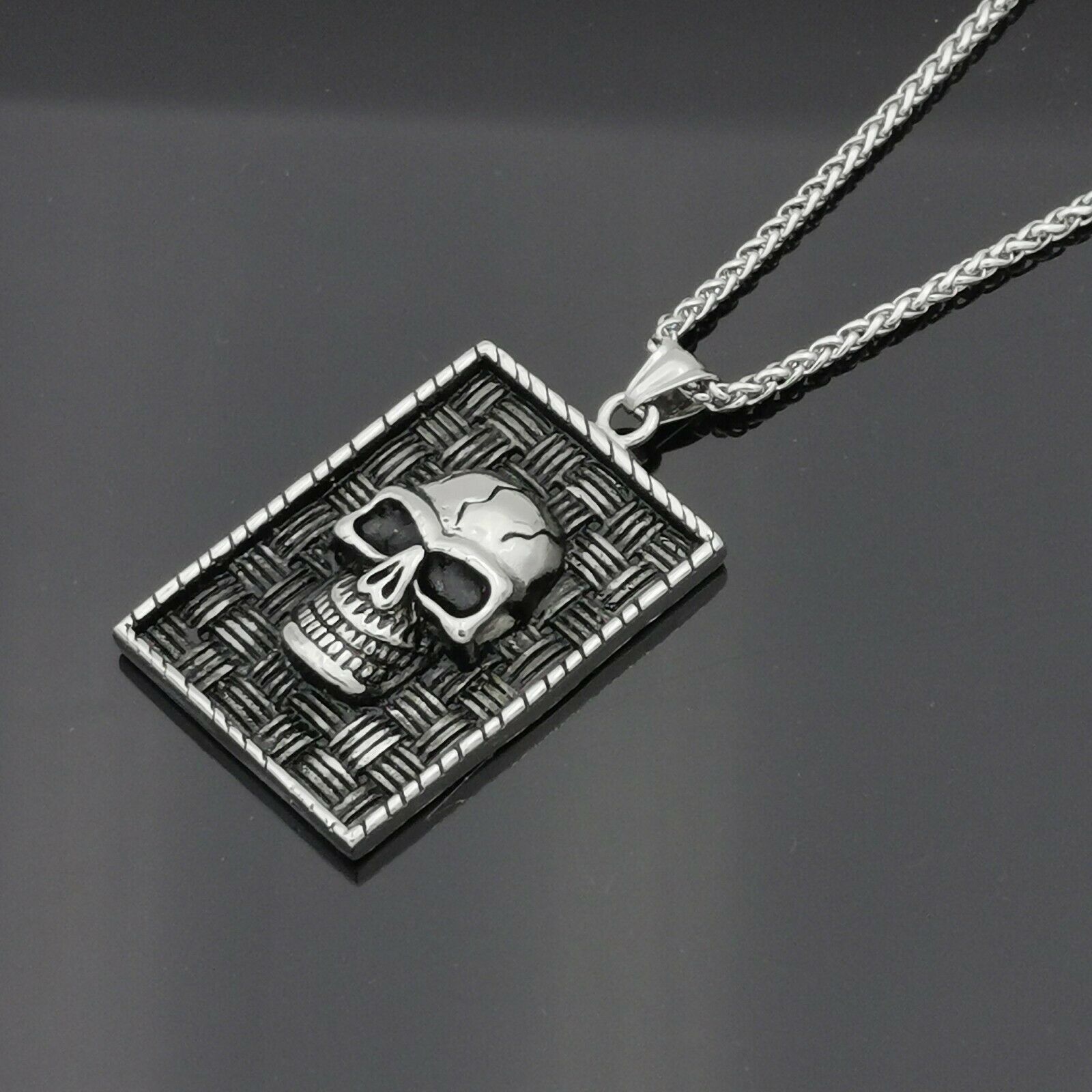 Premium Punk Design Edelstahl Kette Halskette mit 3D Anhänger Totenkopf Schild