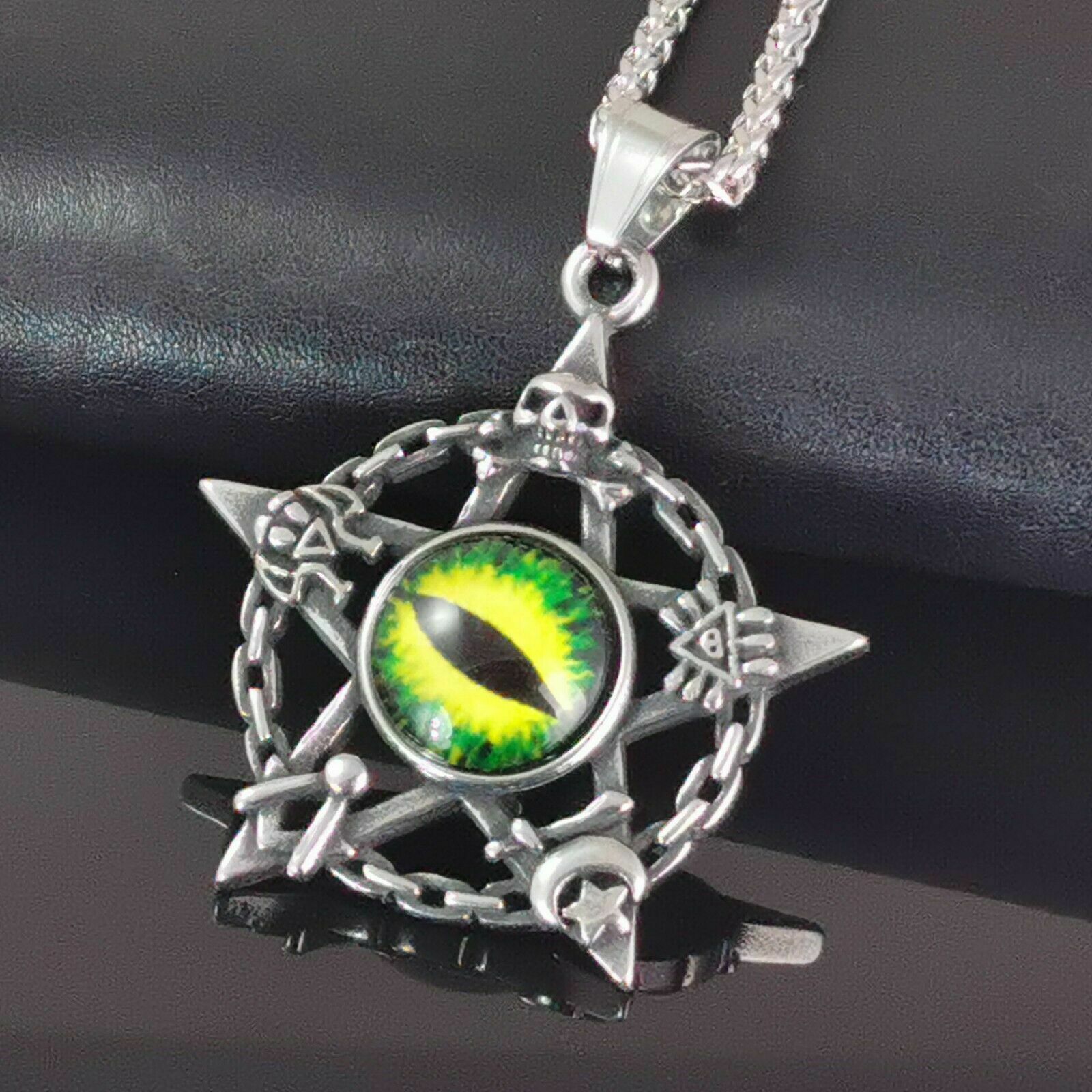 Design Edelstahl Halskette Kette mit 3D Anhänger Auge des Teufels Totenkopf Silber-Grün Design Edelstahl Halskette Kette mit 3D Anhänger Auge des Teufels Totenkopf Silber-Grün